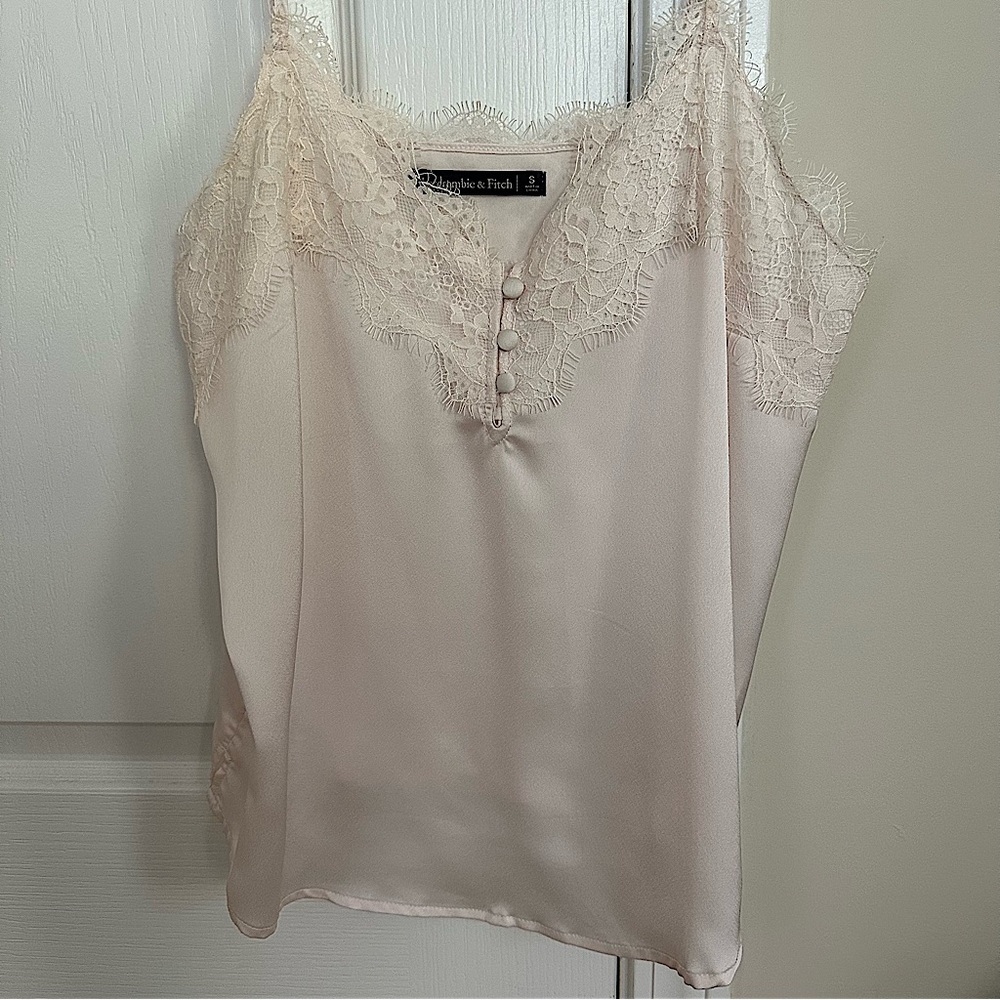 Light pink Abercrombie A&F lace tank